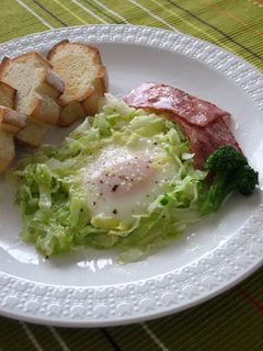 休日ブランチの目玉焼き・巣ごもり風-レシピのメイン写真