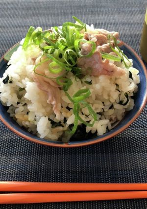自分用:わかめと豚肉の和風炒飯-レシピのメイン写真