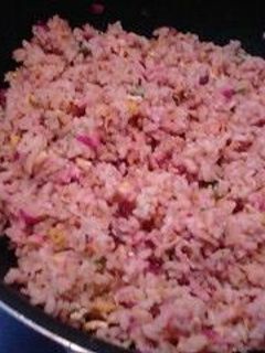 しば漬けで☆かわいいピンク色の炒飯-レシピのメイン写真