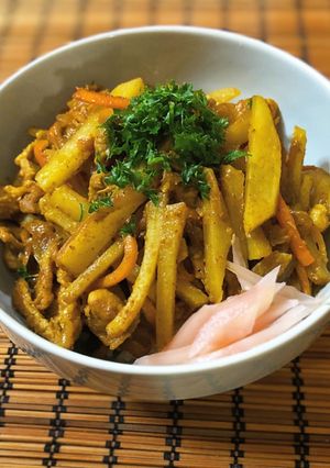 炒めて☆豚こまカレー丼-レシピのメイン写真