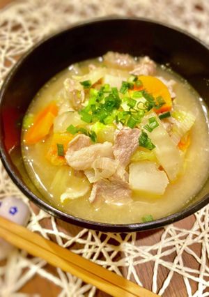 たっぷり白菜の豚汁　(食べる味噌汁)-レシピのメイン写真