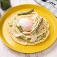 アスパラガスの温玉チーズパスタ