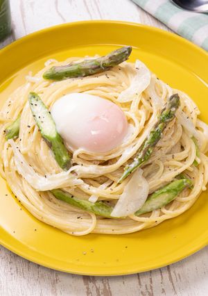 アスパラガスの温玉チーズパスタ-レシピのメイン写真