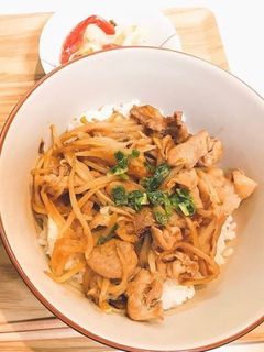 もやしと豚肉の節約丼-レシピのメイン写真
