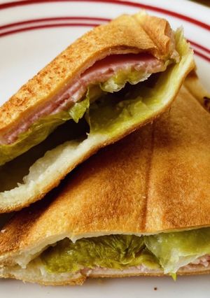 朝食に！ハムレタスホットサンド-レシピのメイン写真