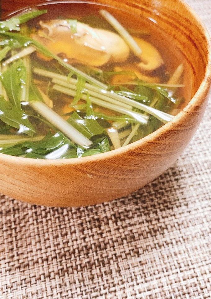 体ぽかぽか♡牡蠣と水菜の生姜スープ-レシピのメイン写真