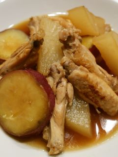 手羽中とサツマイモと大根の煮物-レシピのメイン写真