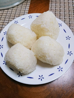 コンビニの塩むすびに近い塩むすび-レシピのメイン写真