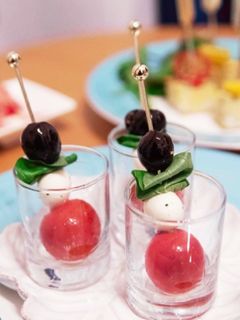 クリスマスの前菜に♪カプレーゼピンチョス-レシピのメイン写真