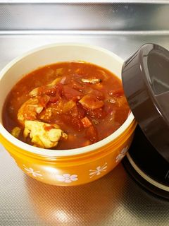 負担ゼロ!どんぶり弁当用チキンのトマト煮-レシピのメイン写真