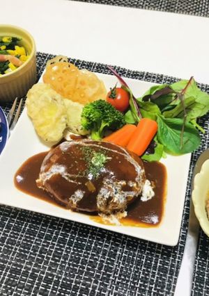 デミハンバーグでお祝いご飯-レシピのメイン写真