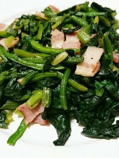 ほうれん草とベーコンのガリバタ醤油炒め-レシピのメイン写真