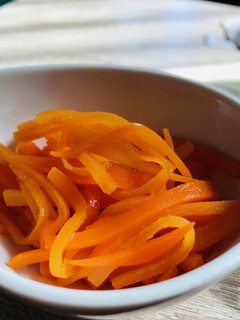 レンジだけで簡単!にんじんの鶏ガラ和え-レシピのメイン写真