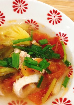 ベトナム料理甘酸っぱいスープ（鮭編）-レシピのメイン写真