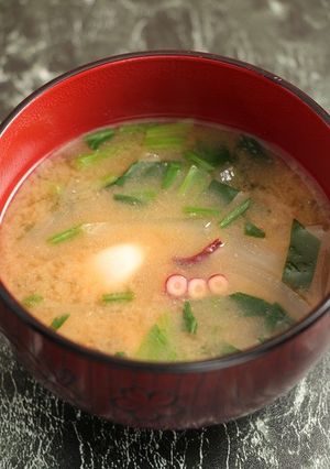 簡単！たこと玉葱ほうれん草のお味噌汁-レシピのメイン写真
