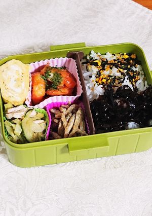 キャベツと胡瓜、ささ身の胡麻和えです。-レシピのメイン写真