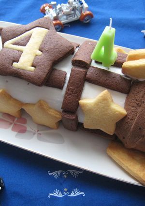 祝４歳　ロケットのバースデーケーキ-レシピのメイン写真