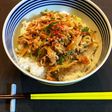 もやしと長葱の肉味噌丼