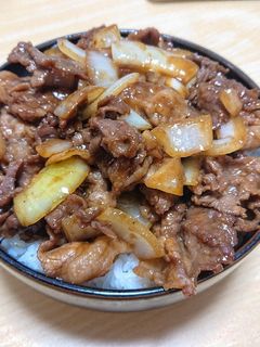 簡単男飯!ボリューム満点焼肉牛丼-レシピのメイン写真