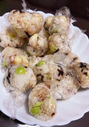 簡単おにぎり〜塩昆布鰹節枝豆チーズ〜-レシピのメイン写真