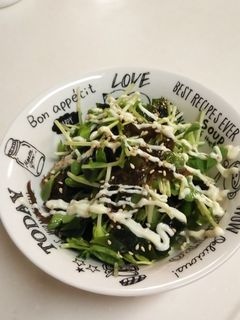 豆苗と海藻のサラダ-レシピのメイン写真