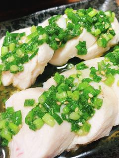 柔らかニンニク鶏むね肉〜生姜ネギ塩ダレで-レシピのメイン写真