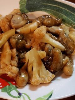 牡蠣とカリフラワーのオイスターソース炒め-レシピのメイン写真