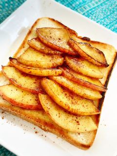 シナモン香る焼きりんごのバタートースト♡-レシピのメイン写真