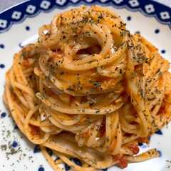 รูปของ ツナとモッツァレラチーズのトマトパスタ