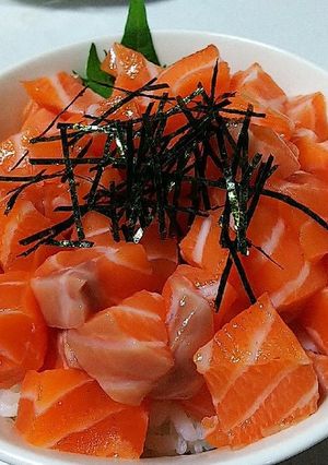 ゴロっとサーモン丼-レシピのメイン写真