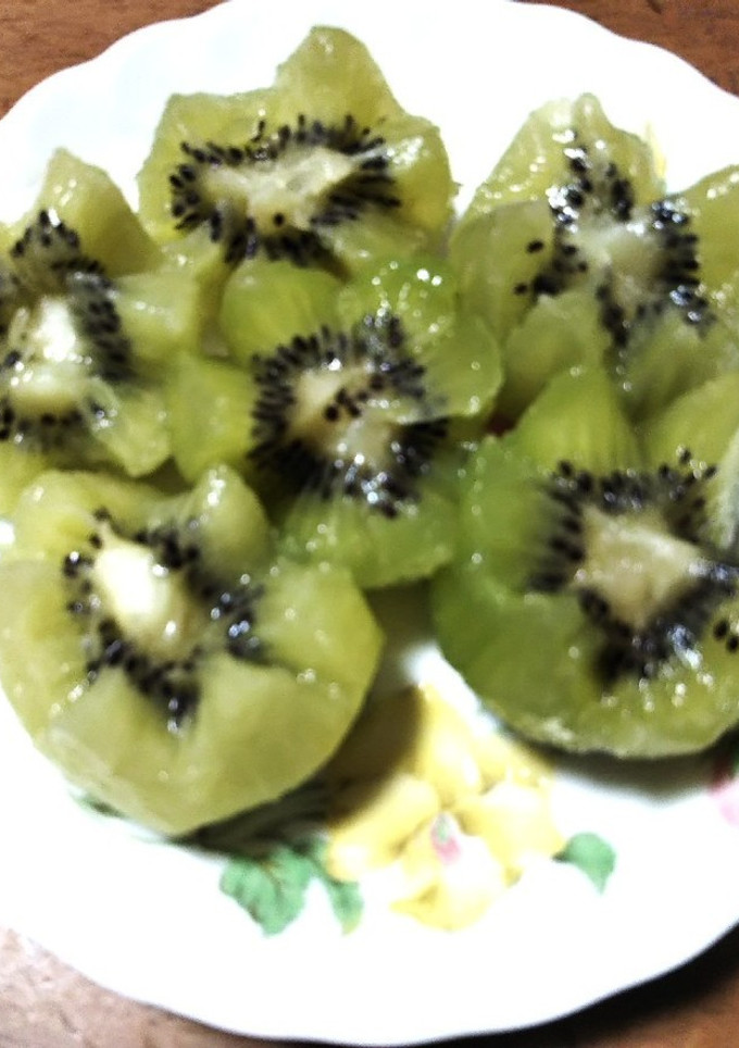 キウイの切り方～花のように！-レシピのメイン写真