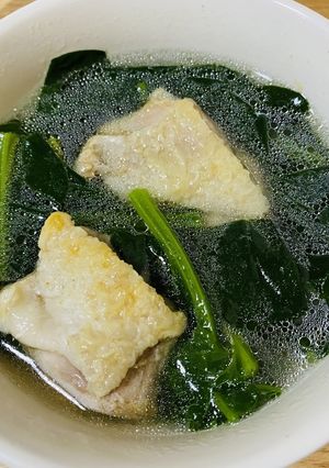 鶏もも肉とほうれん草のスープ-レシピのメイン写真