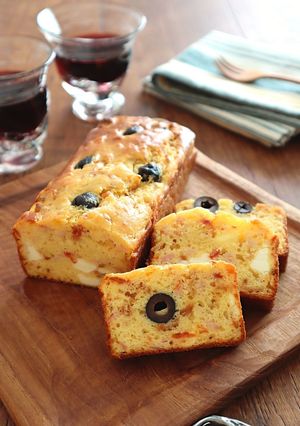 オリーブとクリームチーズのケークサレ-レシピのメイン写真