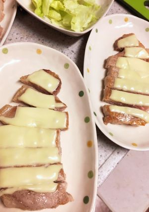 厚切り豚ロース　チーズ乗せて子供ウケ良し-レシピのメイン写真