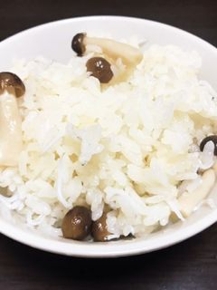 しめじとしらすの炊きこみご飯-レシピのメイン写真