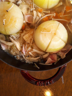 たまねぎ丸ごと staubスープ-レシピのメイン写真