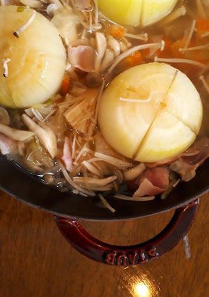 たまねぎ丸ごと　staubスープ-レシピのメイン写真