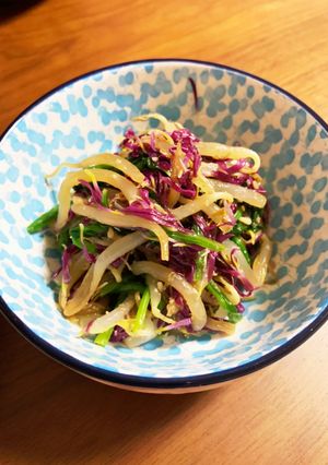 彩に!かきのもと(食用菊)の胡麻和え-レシピのメイン写真