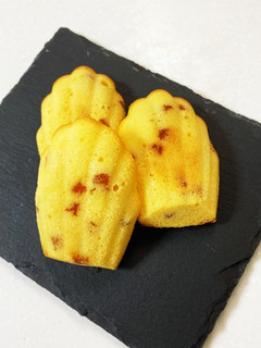 米粉で作る焼き菓子マドレーヌプレゼントに-レシピのメイン写真