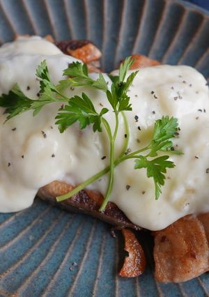 ぶりのガリバタ焼き・とろけるチーズソース-レシピのメイン写真