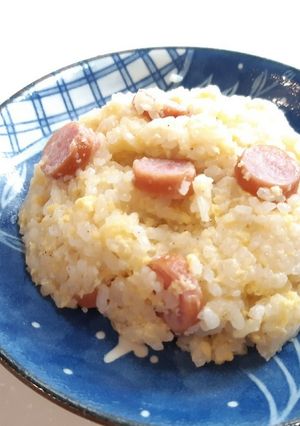 電子レンジでソーセージ鶏ガラしょう油炒飯-レシピのメイン写真