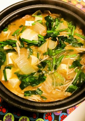 ニラ白菜豚肉えのきみそキムチ鍋で〆は二回-レシピのメイン写真