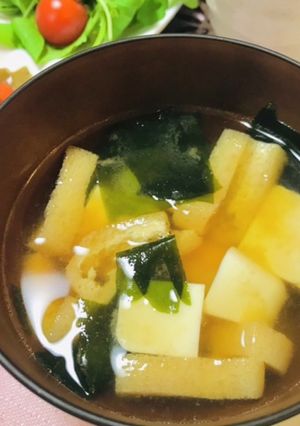 油揚げと豆腐とワカメのお味噌汁-レシピのメイン写真