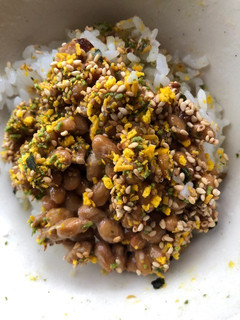 超手抜き。納豆ふりかけご飯-レシピのメイン写真