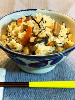 冬に食べたい!根菜ひじきの炊き込みごはん-レシピのメイン写真