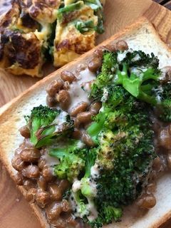 納豆とブロッコリーのごまだれパン-レシピのメイン写真