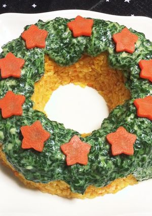 人参ピラフとほうれん草でクリスマスリース-レシピのメイン写真