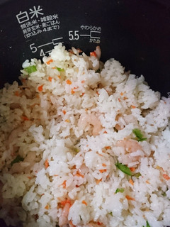 炊飯器でラクちんエビピラフ♪♪♪-レシピのメイン写真