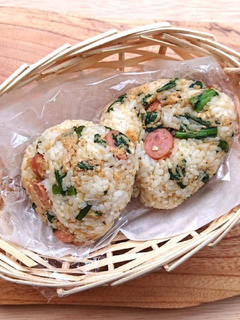 ウインナーと卵と春菊香るおにぎり-レシピのメイン写真