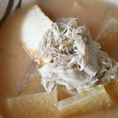 รูปของ だし汁のうまみ「大根と厚揚げの味噌汁」